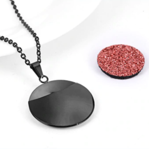 Collar Difusor de Aromaterapia Flor de Loto Negro atrás